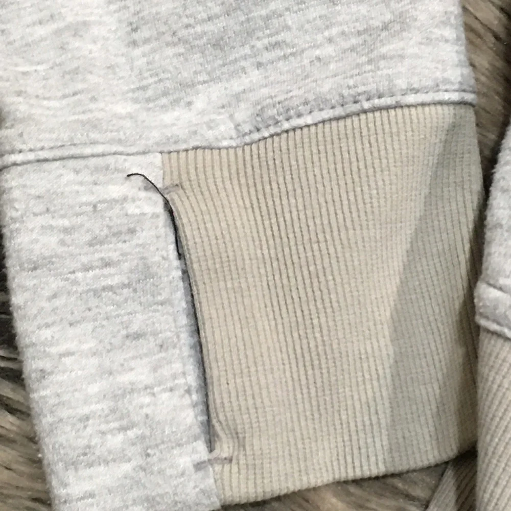 Adidas woman’s Hoodie Transit Light Weight Gray Athletic Pullover Size M - Picture 7 of 8